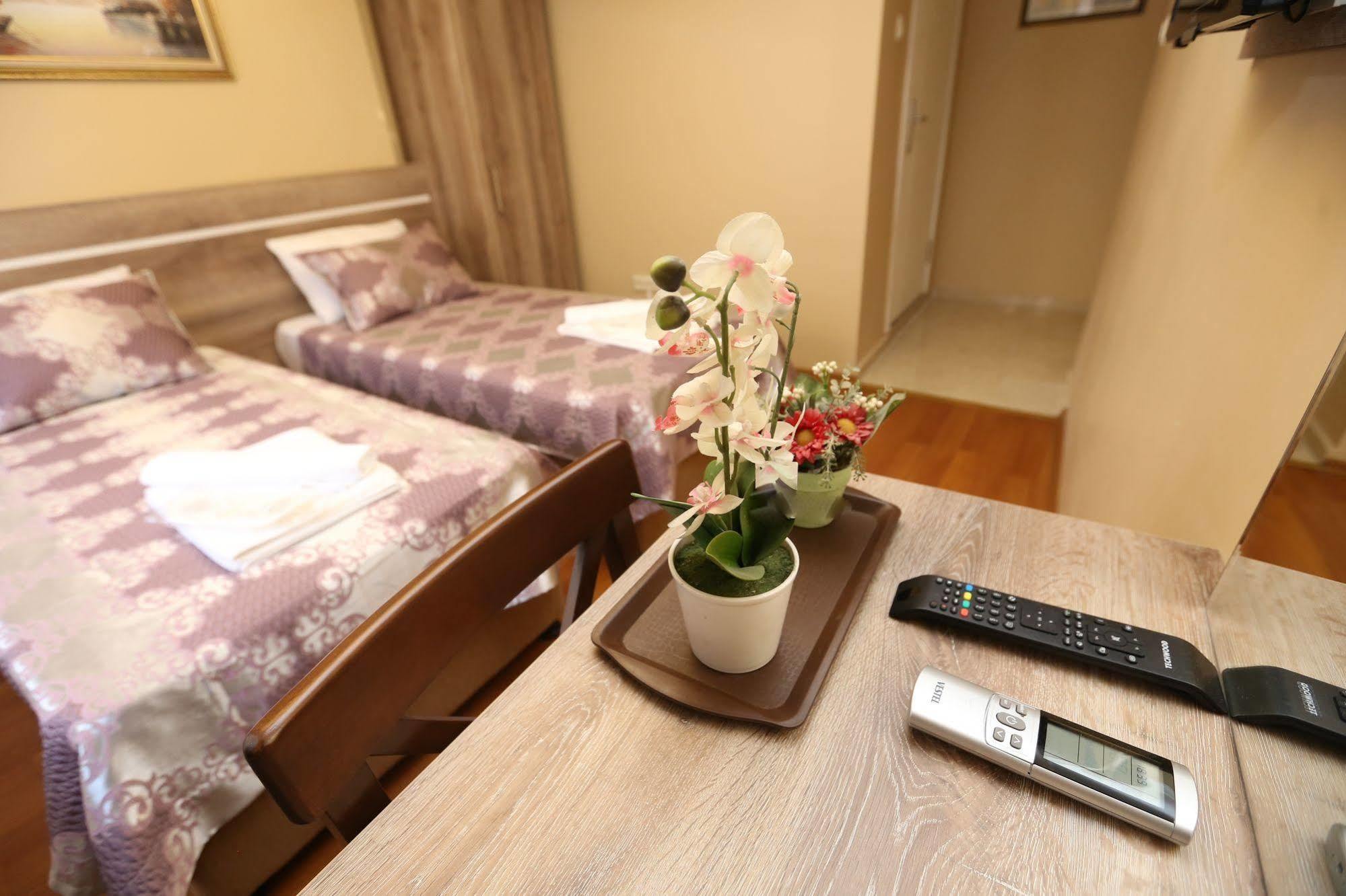 My Holiday Time Hotel อิสตันบูล ภายนอก รูปภาพ